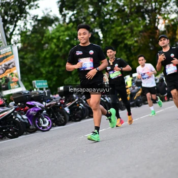 Runner Photo 4106837