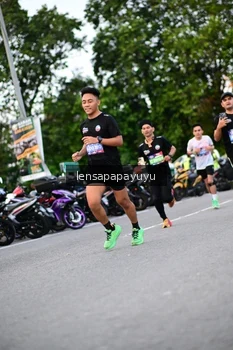 Runner Photo 4106842