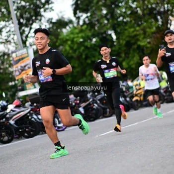 Runner Photo 4106848