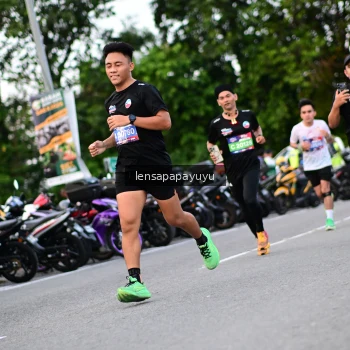 Runner Photo 4106849