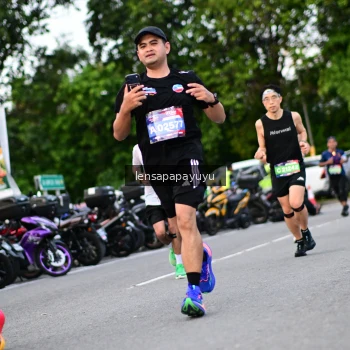 Runner Photo 4106855