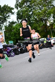 Runner Photo 4106864