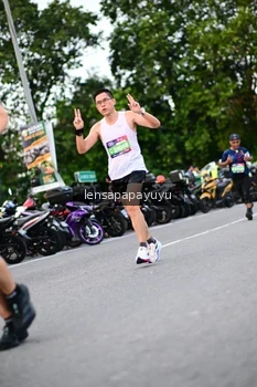 Runner Photo 4106870