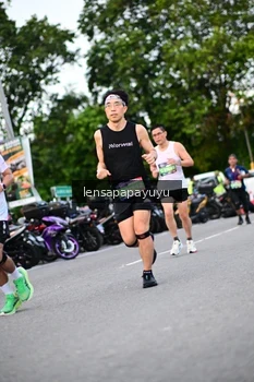 Runner Photo 4106872
