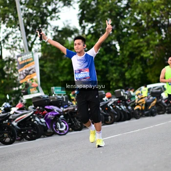 Runner Photo 4106900