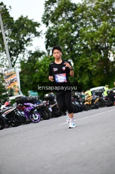 Runner Photo 4106949