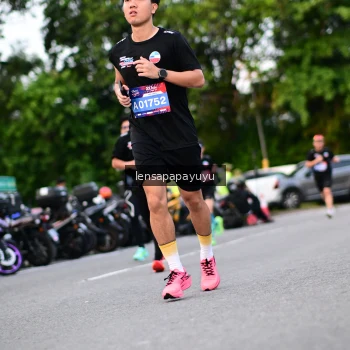 Runner Photo 4106975