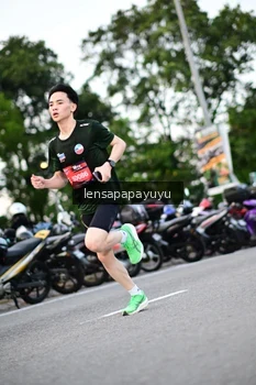 Runner Photo 4107042