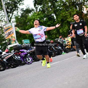 Runner Photo 4107105