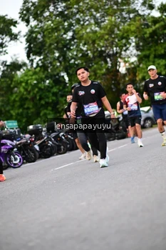 Runner Photo 4107107