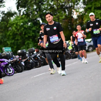 Runner Photo 4107109