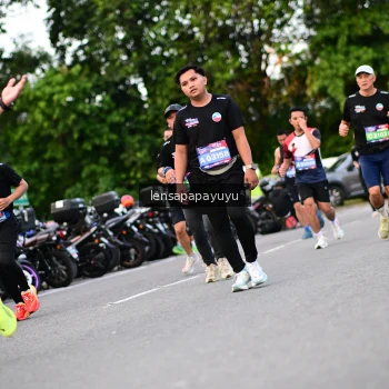 Runner Photo 4107110