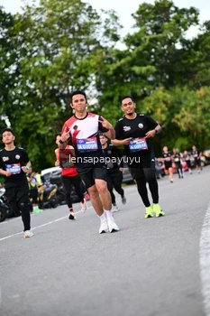 Runner Photo 4107143