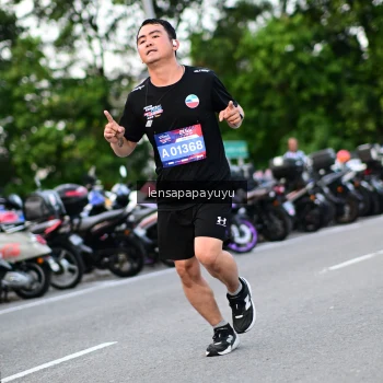 Runner Photo 4107351