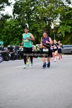 Runner Photo 4107370