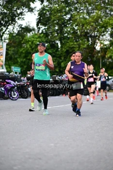 Runner Photo 4107374