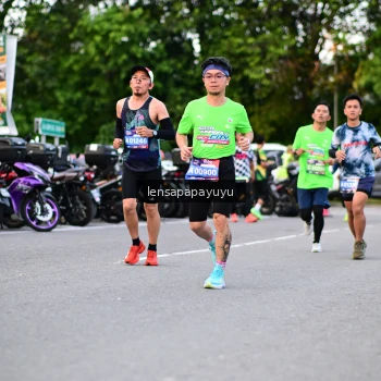 Runner Photo 4107415