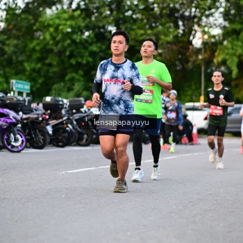 Runner Photo 4107420