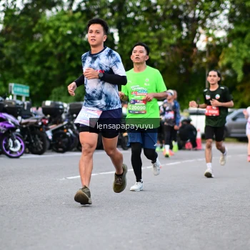Runner Photo 4107422