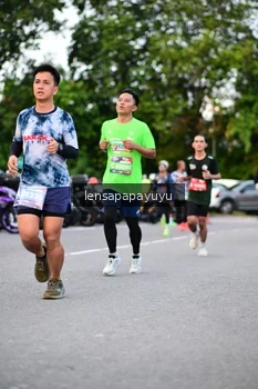 Runner Photo 4107428