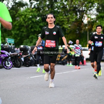 Runner Photo 4107437