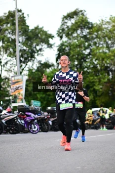 Runner Photo 4107499