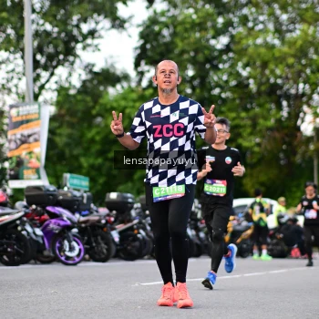 Runner Photo 4107503