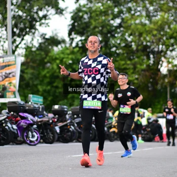 Runner Photo 4107506