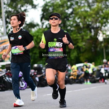 Runner Photo 4107537