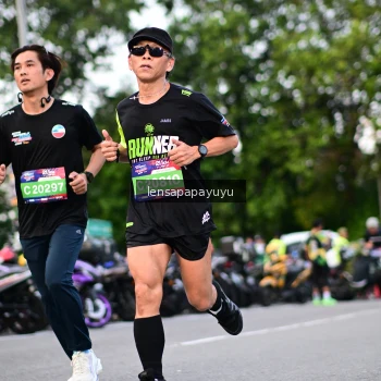 Runner Photo 4107555