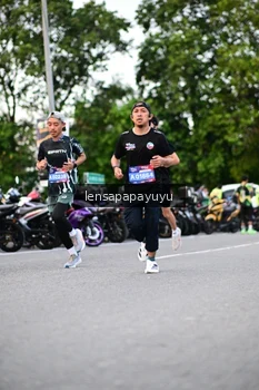 Runner Photo 4107563