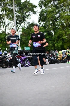 Runner Photo 4107564