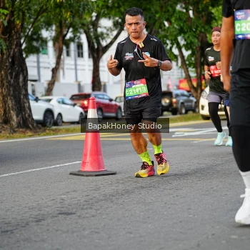 Runner Photo 4107567