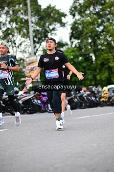 Runner Photo 4107576