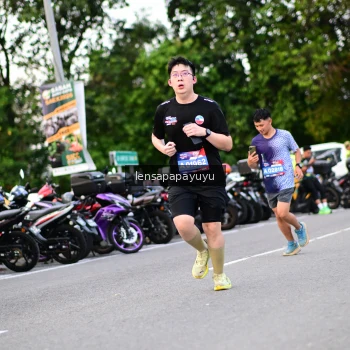 Runner Photo 4107610