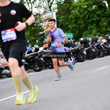 Runner Photo 4107615