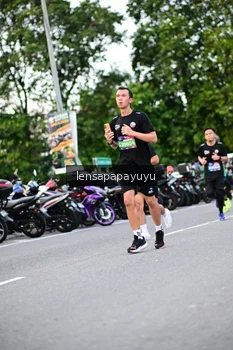 Runner Photo 4107739