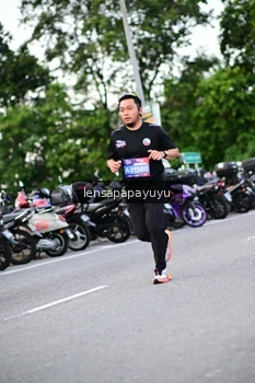Runner Photo 4107742