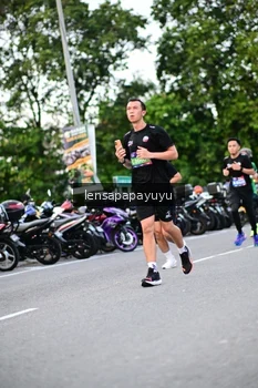 Runner Photo 4107746