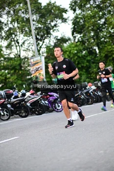 Runner Photo 4107749
