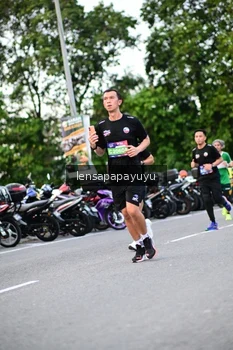 Runner Photo 4107753
