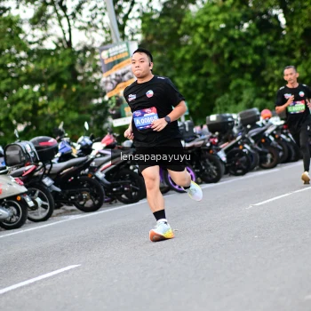 Runner Photo 4107784