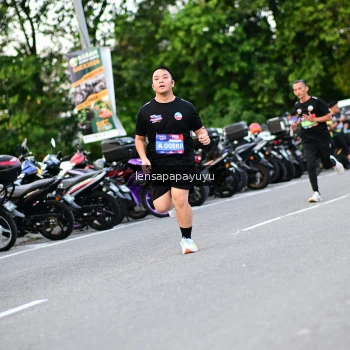 Runner Photo 4107786