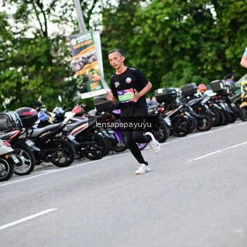 Runner Photo 4107800