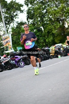 Runner Photo 4107875