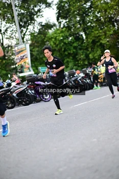 Runner Photo 4107945