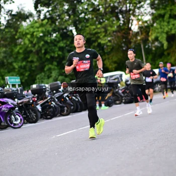 Runner Photo 4108064