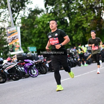 Runner Photo 4108065
