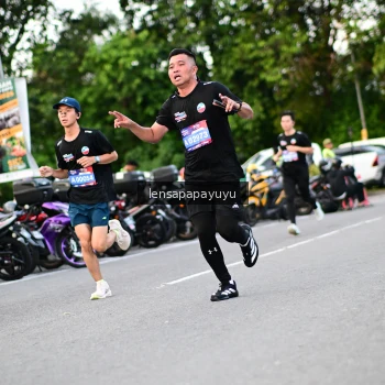 Runner Photo 4108253