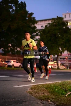 Runner Photo 4108623